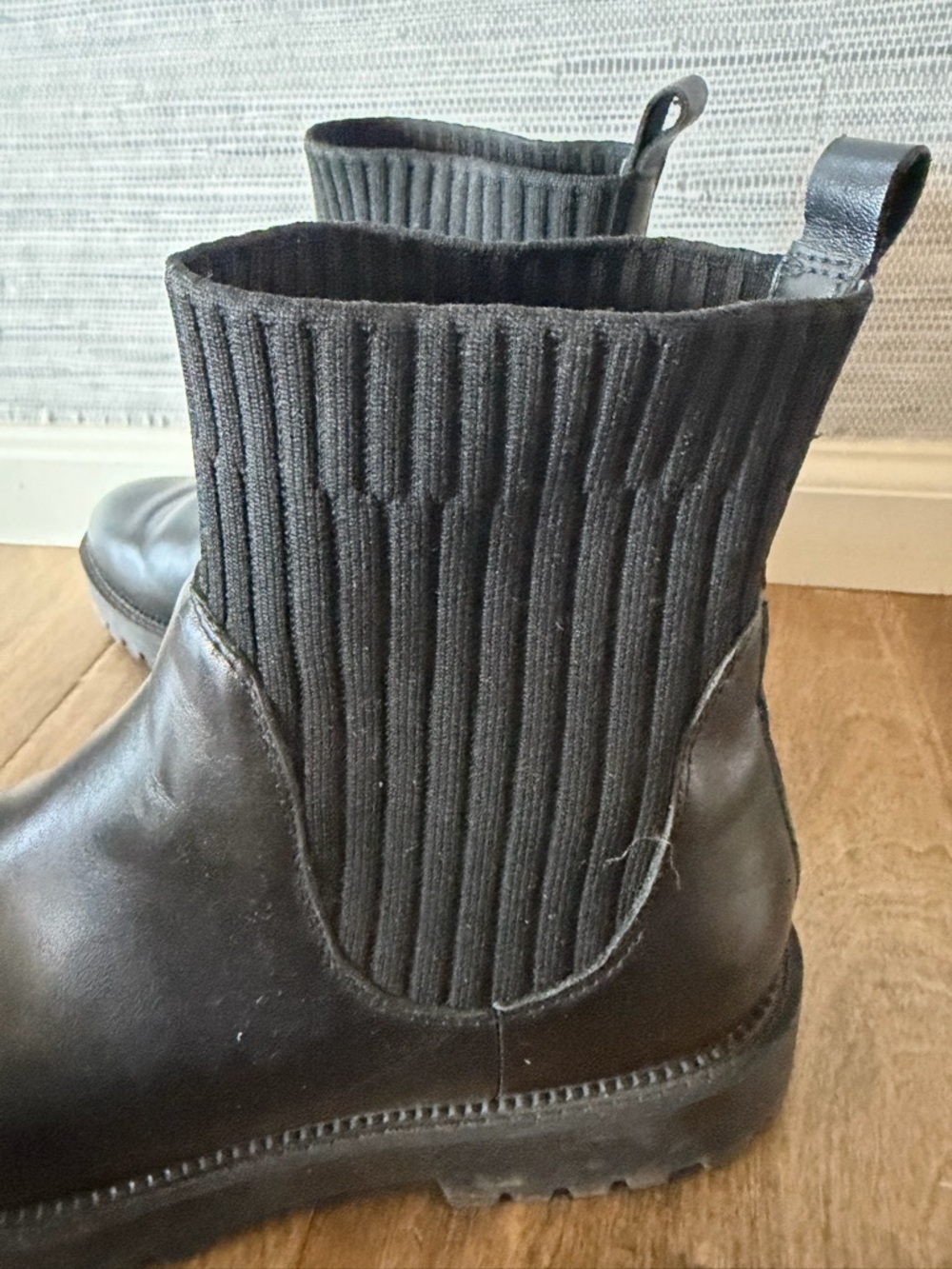 Blondo Hallie Waterproof Black Leather Ankle Boots, size 8.5 - Picture 4 of 10